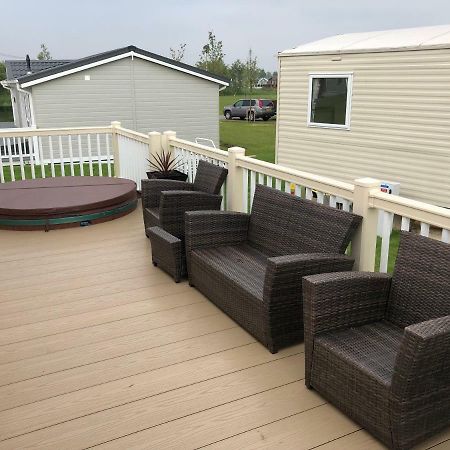 4 Bedroom 10 Berth Caravans With Hot Tub ,Mountain Bikes Tattershall Lakes Exterior photo