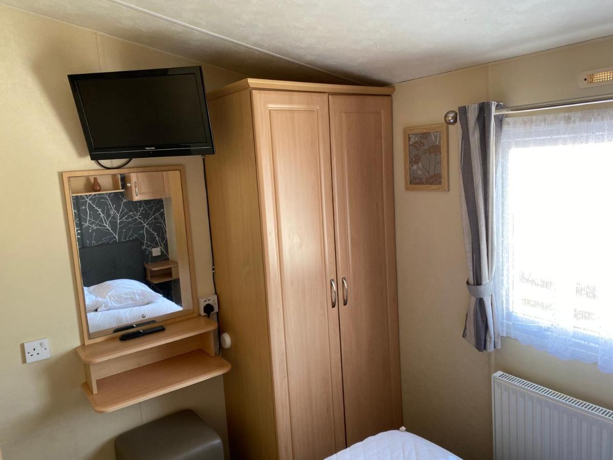 4 Bedroom 10 Berth Caravans With Hot Tub ,Mountain Bikes Tattershall Lakes Exterior photo