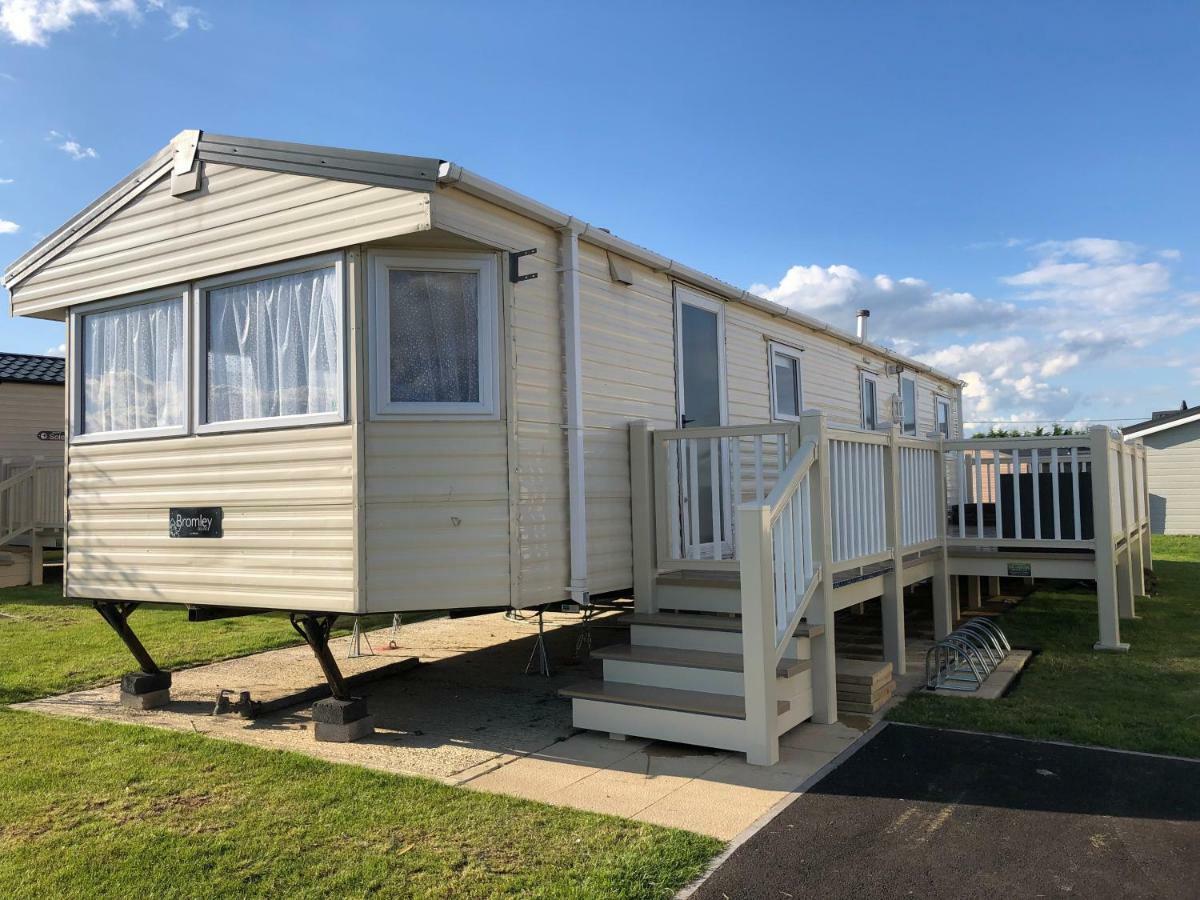 4 Bedroom 10 Berth Caravans With Hot Tub ,Mountain Bikes Tattershall Lakes Exterior photo