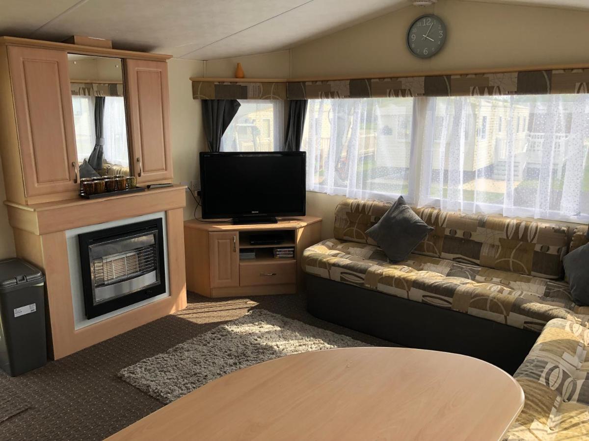 4 Bedroom 10 Berth Caravans With Hot Tub ,Mountain Bikes Tattershall Lakes Exterior photo